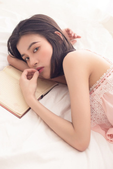 25岁女高中生